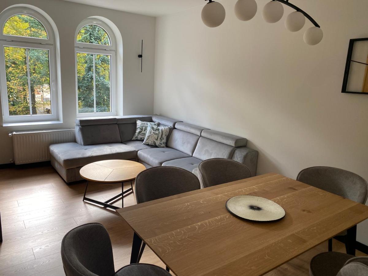 Apartamenty Przy Parku Szwedzkim Szczawno-Zdroj Exteriör bild