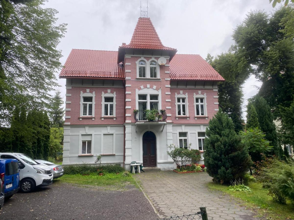 Apartamenty Przy Parku Szwedzkim Szczawno-Zdroj Exteriör bild